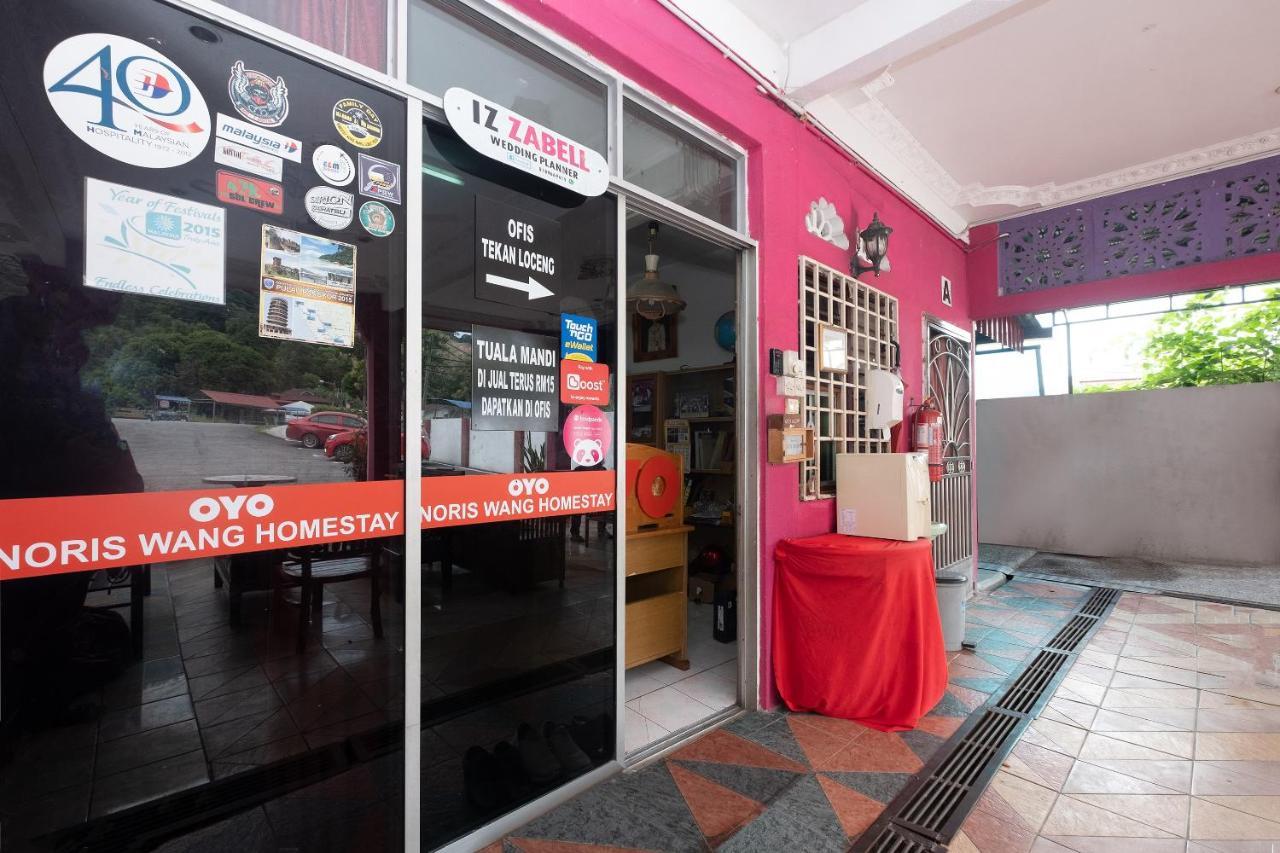 Oyo 89984 Noris Wang Homestay Lumut Buitenkant foto
