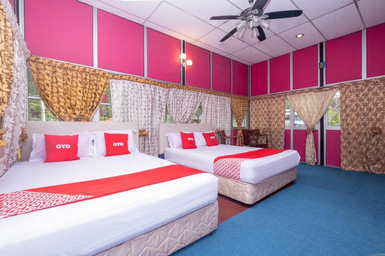 Oyo 89984 Noris Wang Homestay Lumut Buitenkant foto